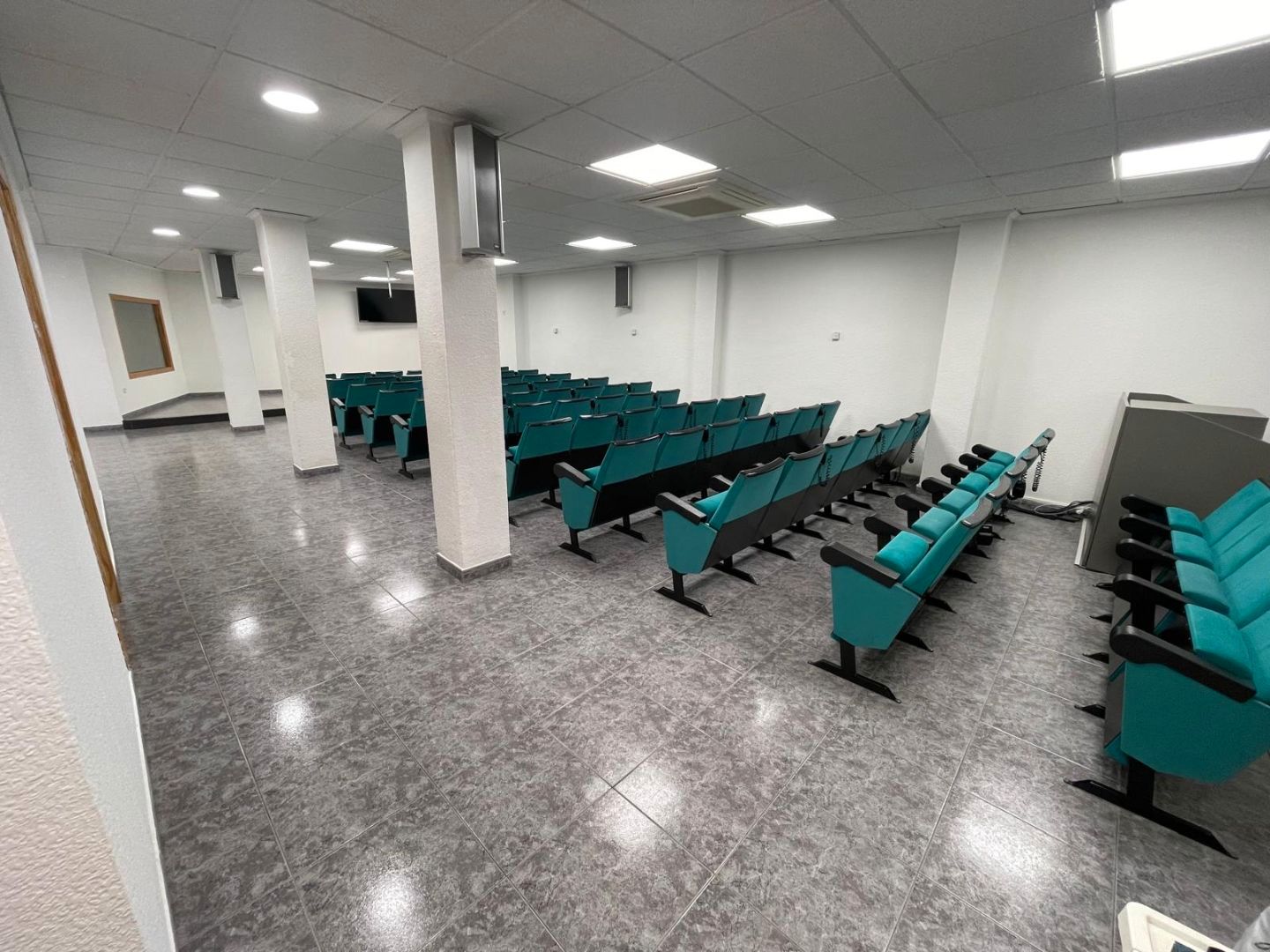 Local en venda en  Teruel Capital amb Aire condicionat, Calefacció i Moblat