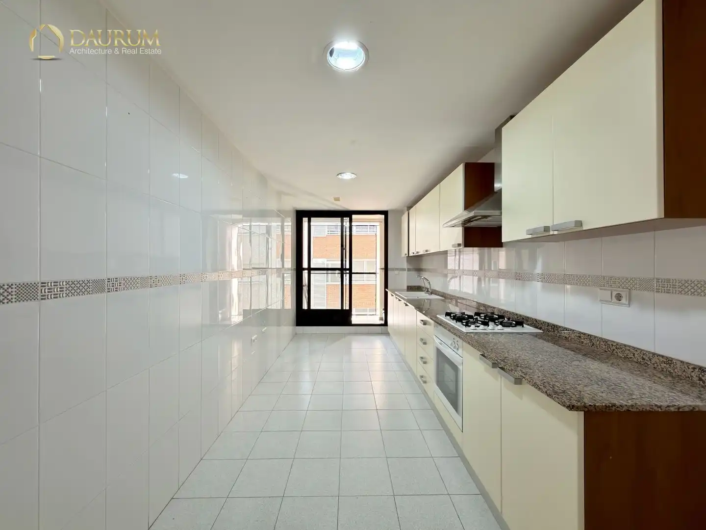 Kitchen of Flat for sale in Casc Urbà