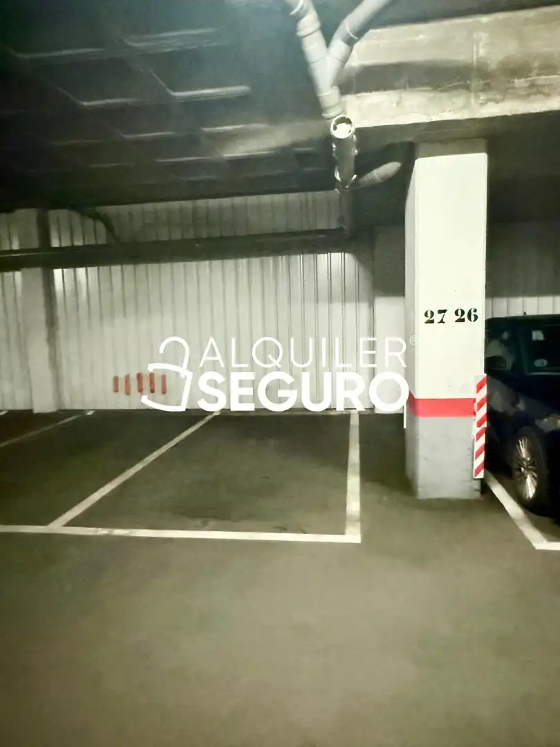 Parking of Flat for rent in Madrid  with Air Conditioner and Heating