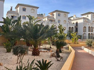 Bungalow amb piscina en venda a Nueva Torrevieja - Aguas Nuevas
