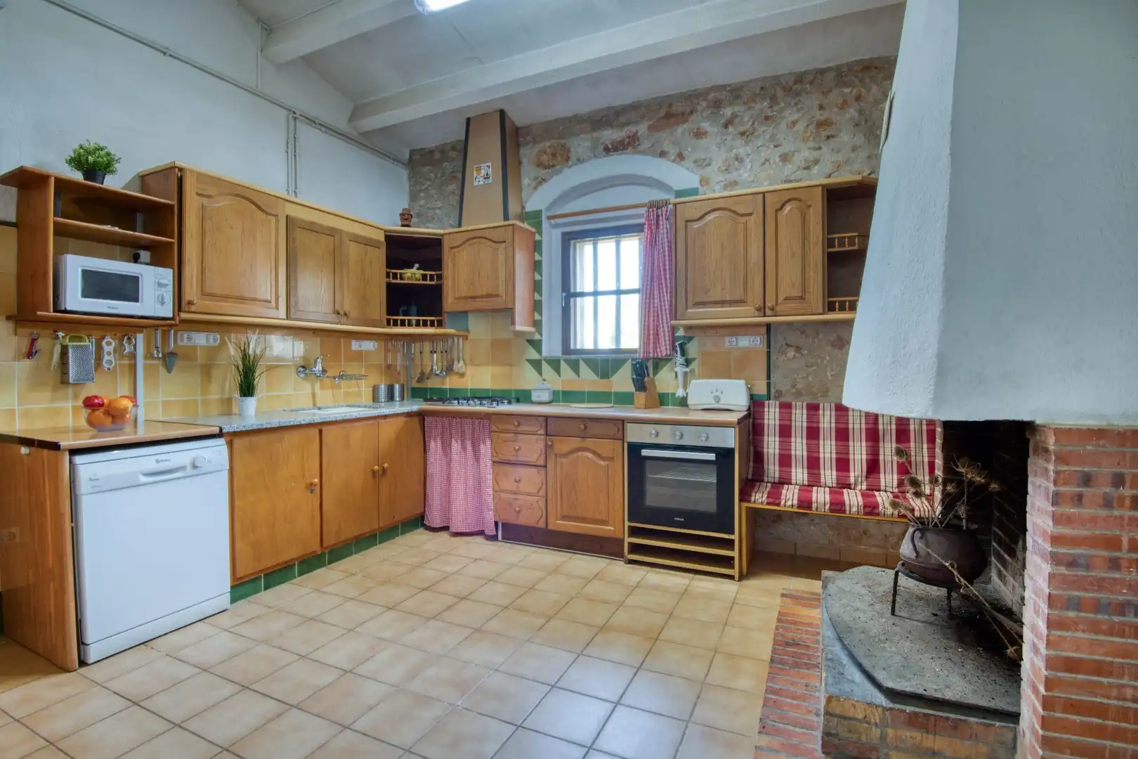 Küche von Country house zum Verkauf in Albons mit Privatgarten, Terrasse und Schwimmbad