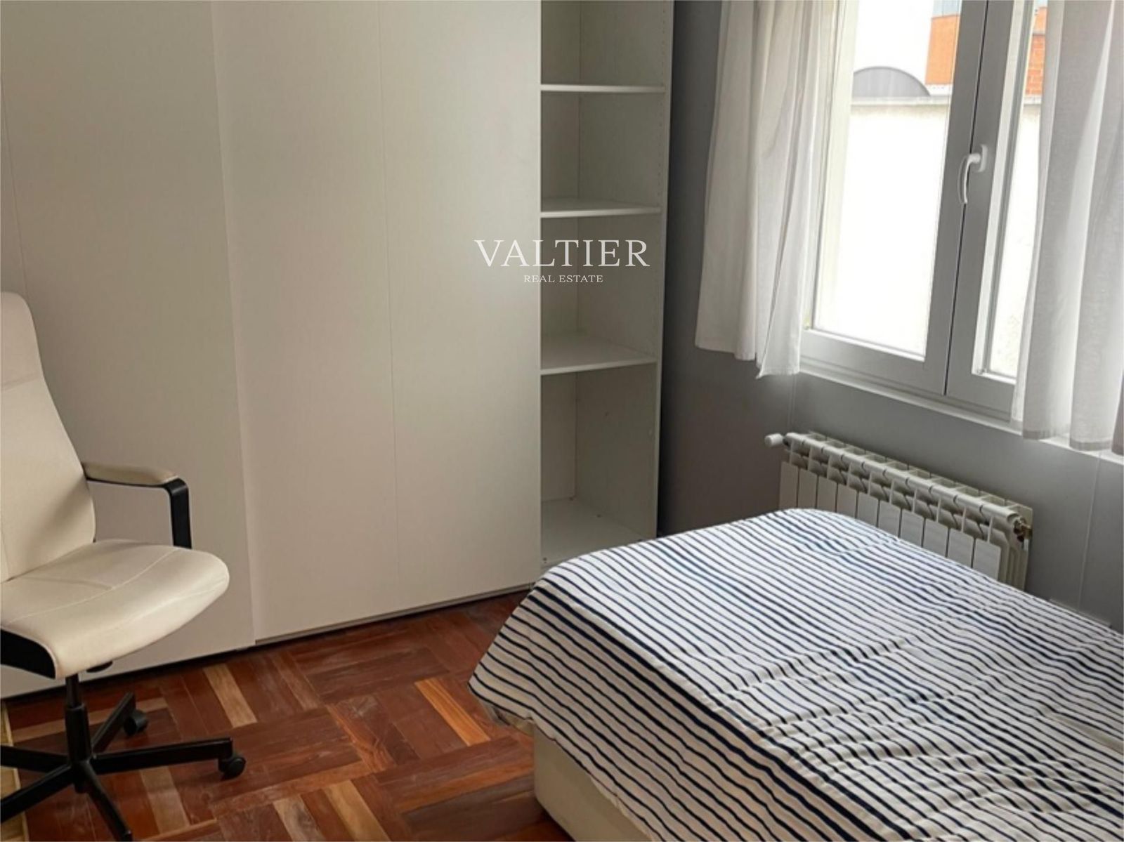 Habitación de Ático de alquiler en  Madrid Capital con Aire acondicionado y Amueblado