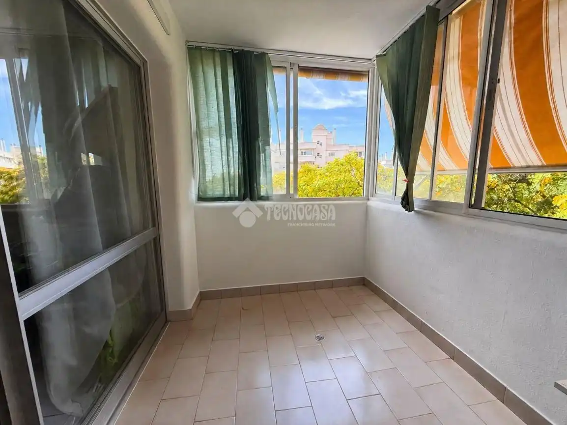 Terraza de Piso en venta en Benalmádena con Terraza y Piscina comunitaria
