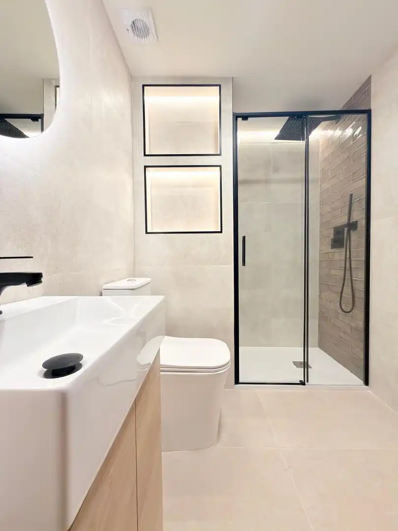 Badezimmer von Dachboden zur Miete in Alicante / Alacant mit Klimaanlage, Heizung und Terrasse