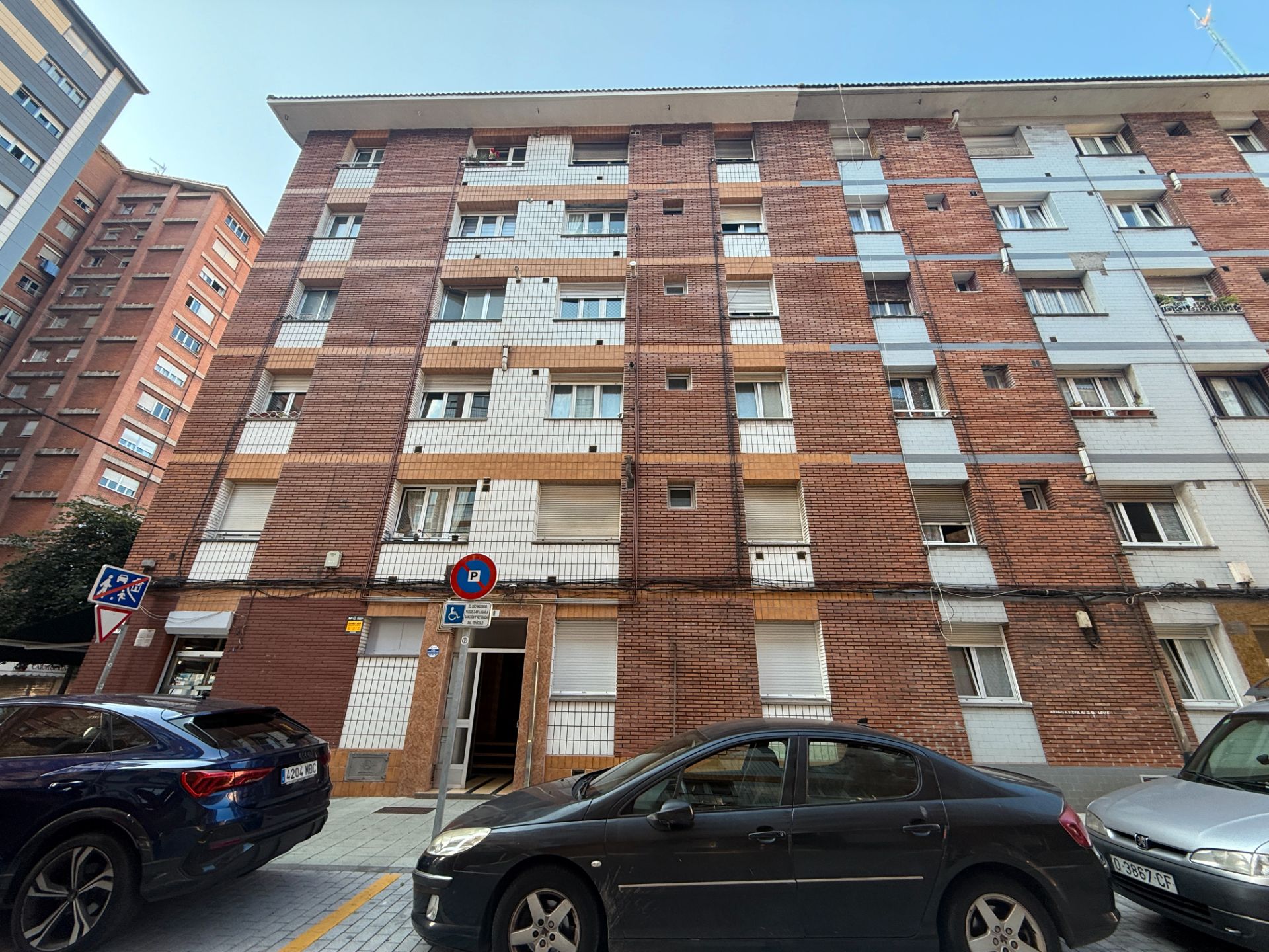 Vista exterior de Piso en venta en Gijón  con Amueblado