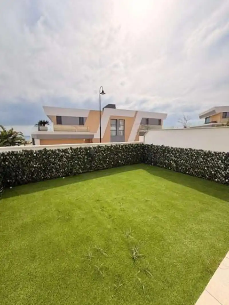 Detached homes for rent in El Faro de Calaburra - Chaparral