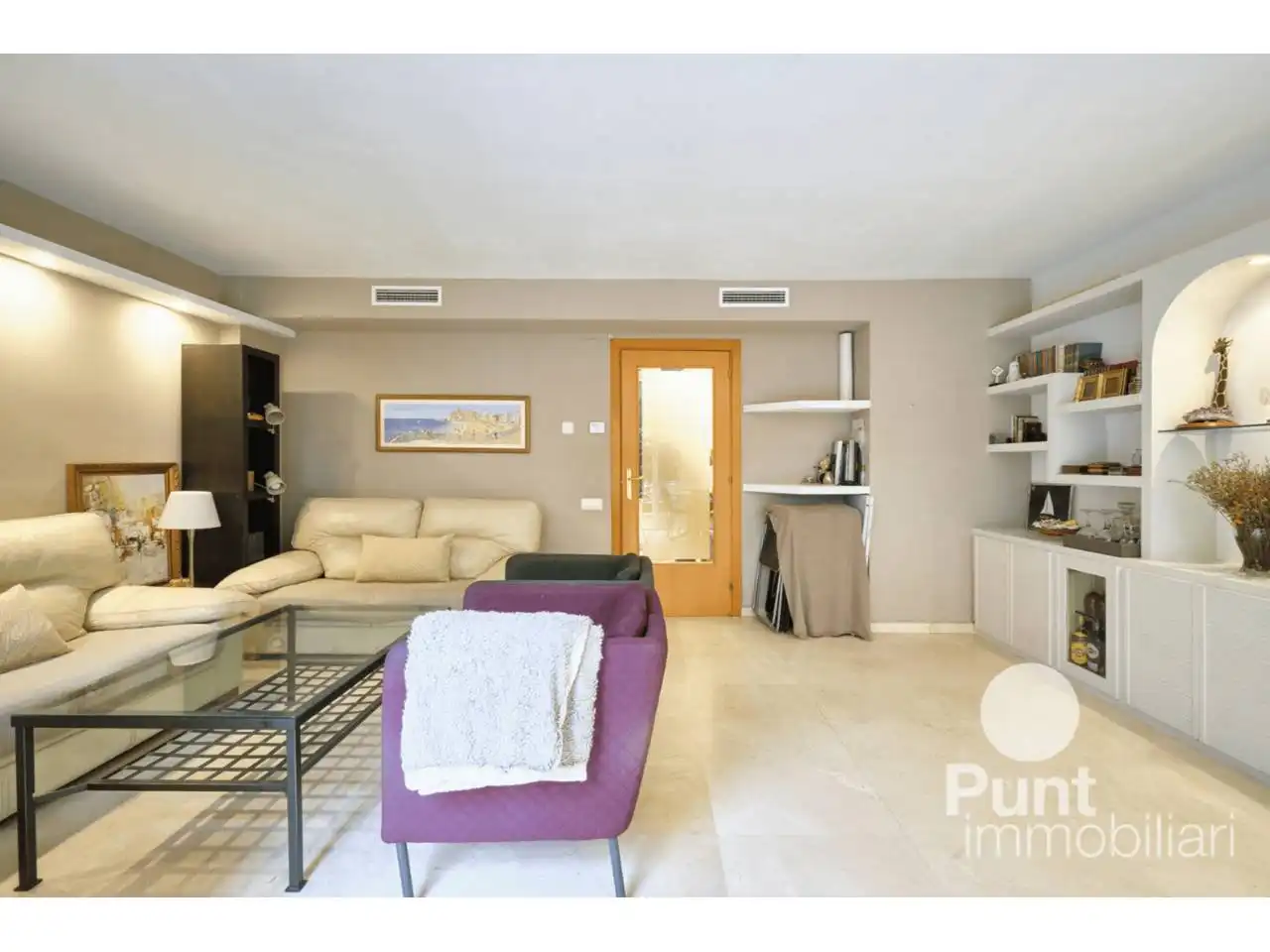 Sala de estar de Casa adosada en venta en Premià de Dalt con Calefacción y Piscina comunitaria