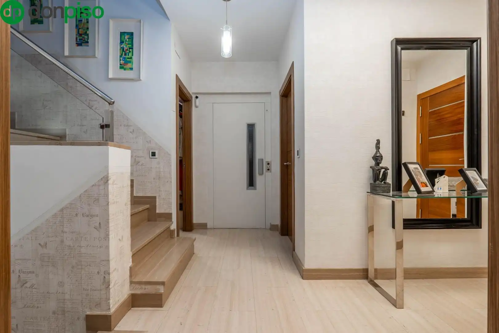 Einfamilien-Reihenhaus zum Verkauf in Granada mit Klimaanlage und Terrasse