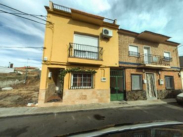 Semi-detached house for sale in C/ Silos de Toledillo