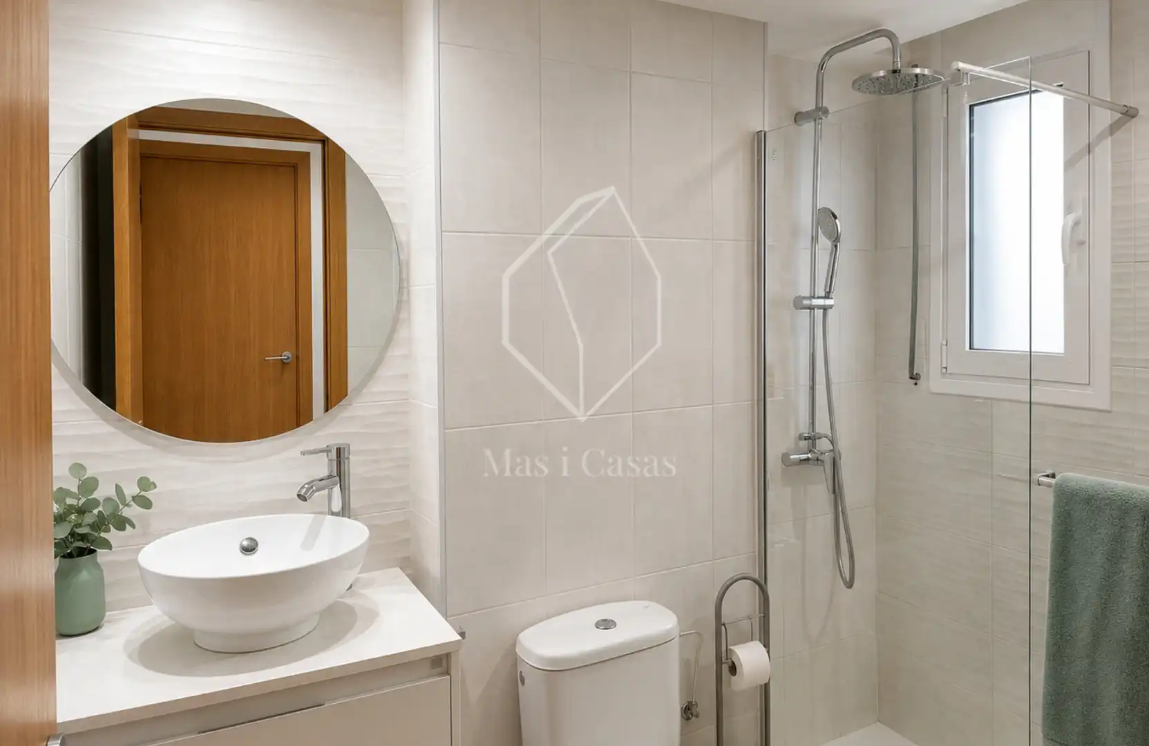 Badezimmer von Wohnungen zum Verkauf in L'Escala mit Klimaanlage, Heizung und Terrasse