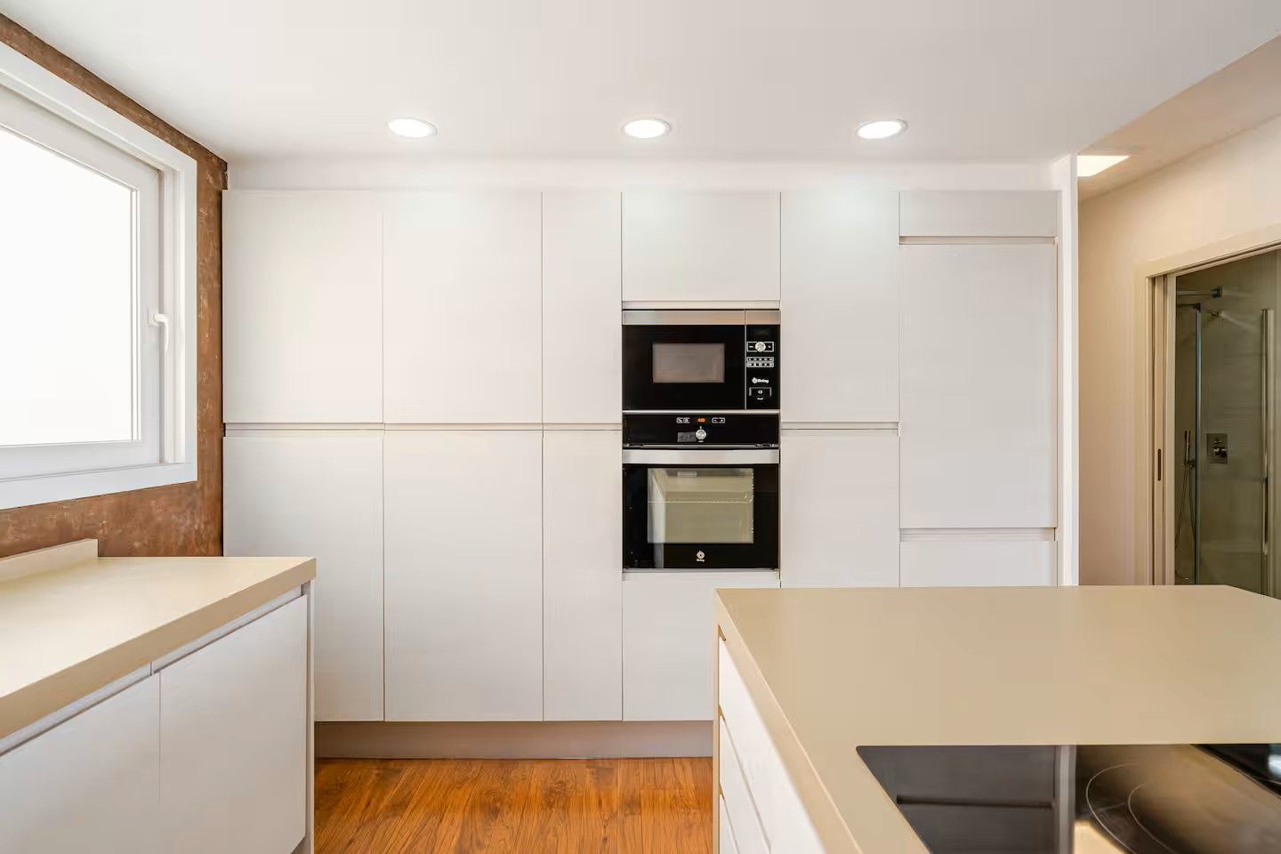 Cocina de Piso de alquiler en  Valencia Capital con Aire acondicionado, Calefacción y Amueblado