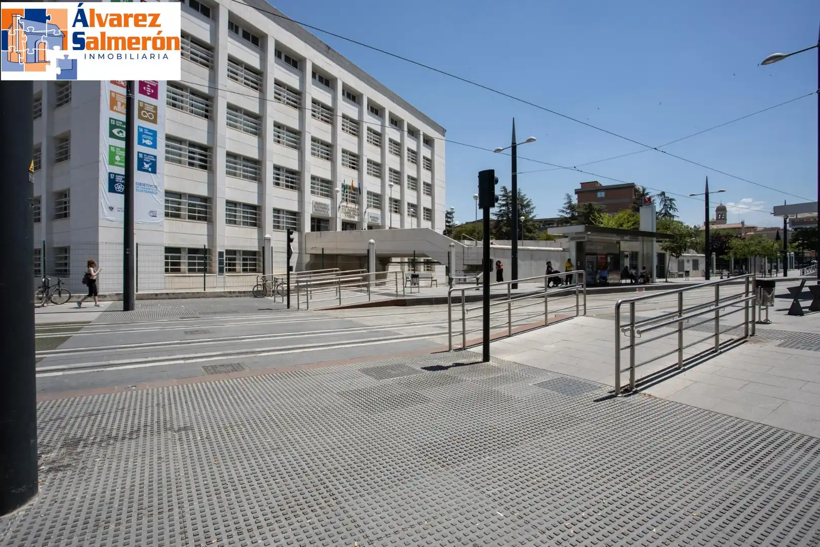 Außenansicht von Wohnung zum Verkauf in Granada mit Klimaanlage und Heizung