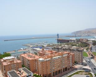 Vista exterior de Àtic en venda en  Almería Capital amb Aire condicionat