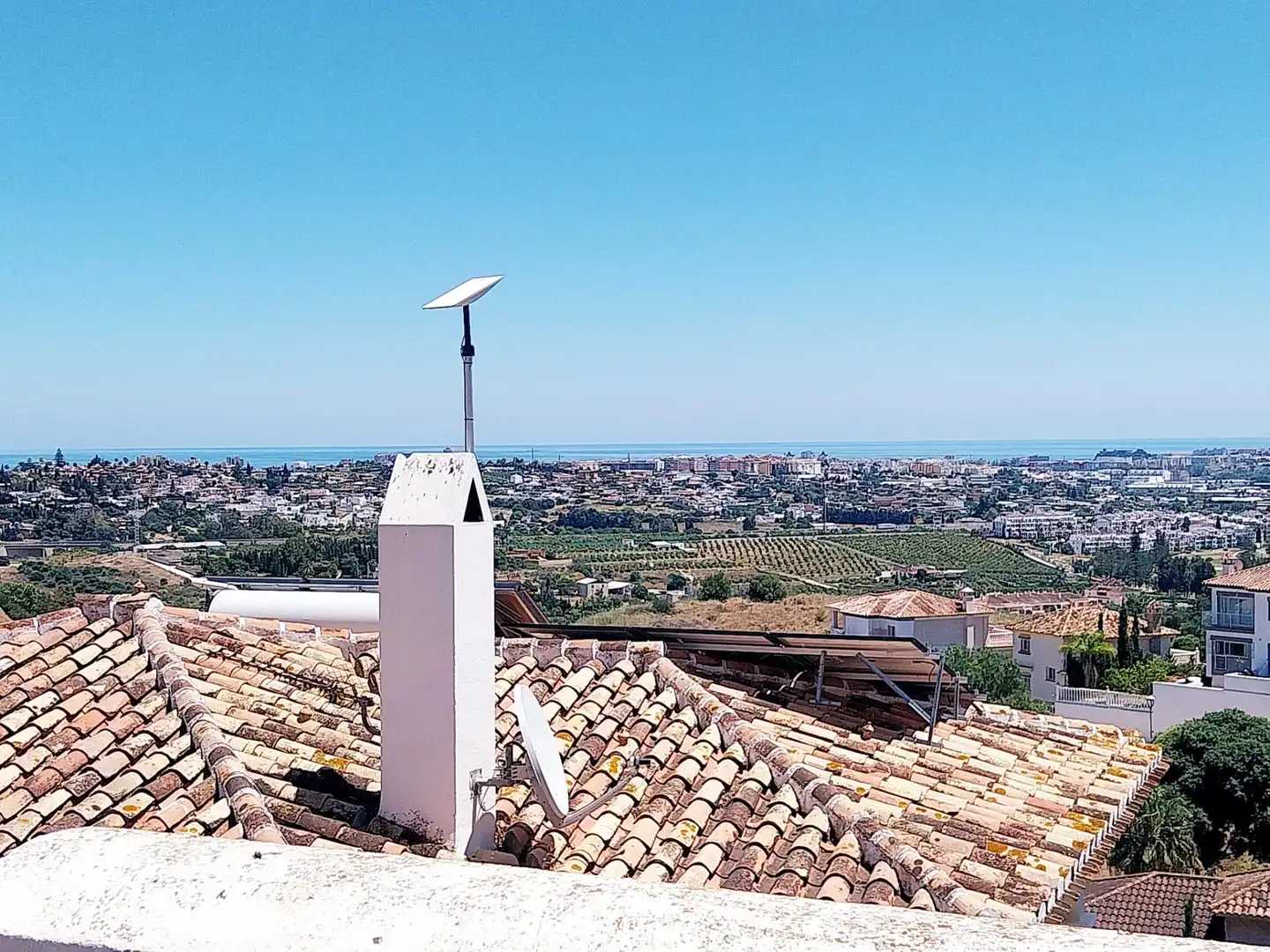 Außenansicht von Einfamilien-Reihenhaus zum Verkauf in Mijas mit Klimaanlage, Heizung und Terrasse