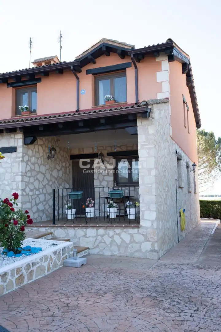 Garden of Detached homes for sale in Grajera  with Heating and Private garden