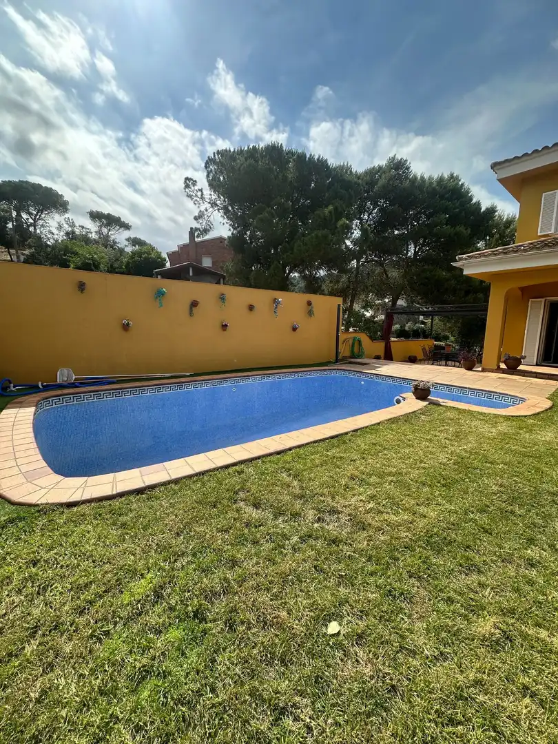 Piscina de Casa o chalet en venta en Montornès del Vallès con Aire acondicionado, Calefacción y Jardín privado