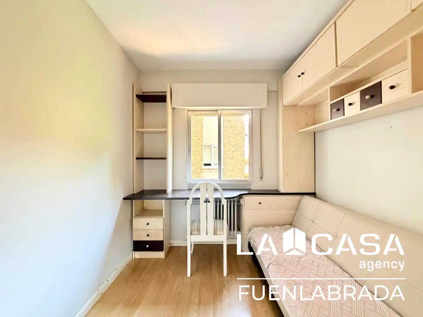 Bedroom of Flat for sale in Fuenlabrada  with Oven and Washing machine