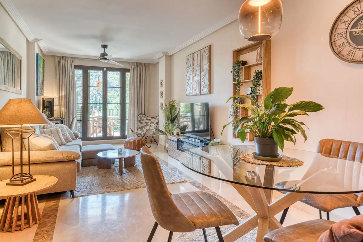 Living room of Apartments for rent in Benahavís  with Air Conditioner, Terrace and Community pool