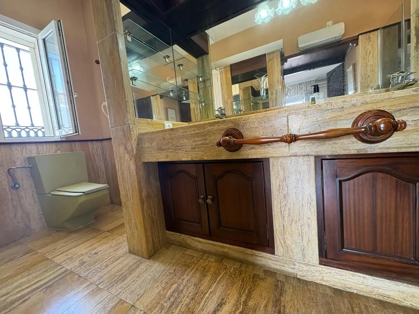 Bathroom of Houses for sale in Algeciras  with Air Conditioner, Private garden and Terrace