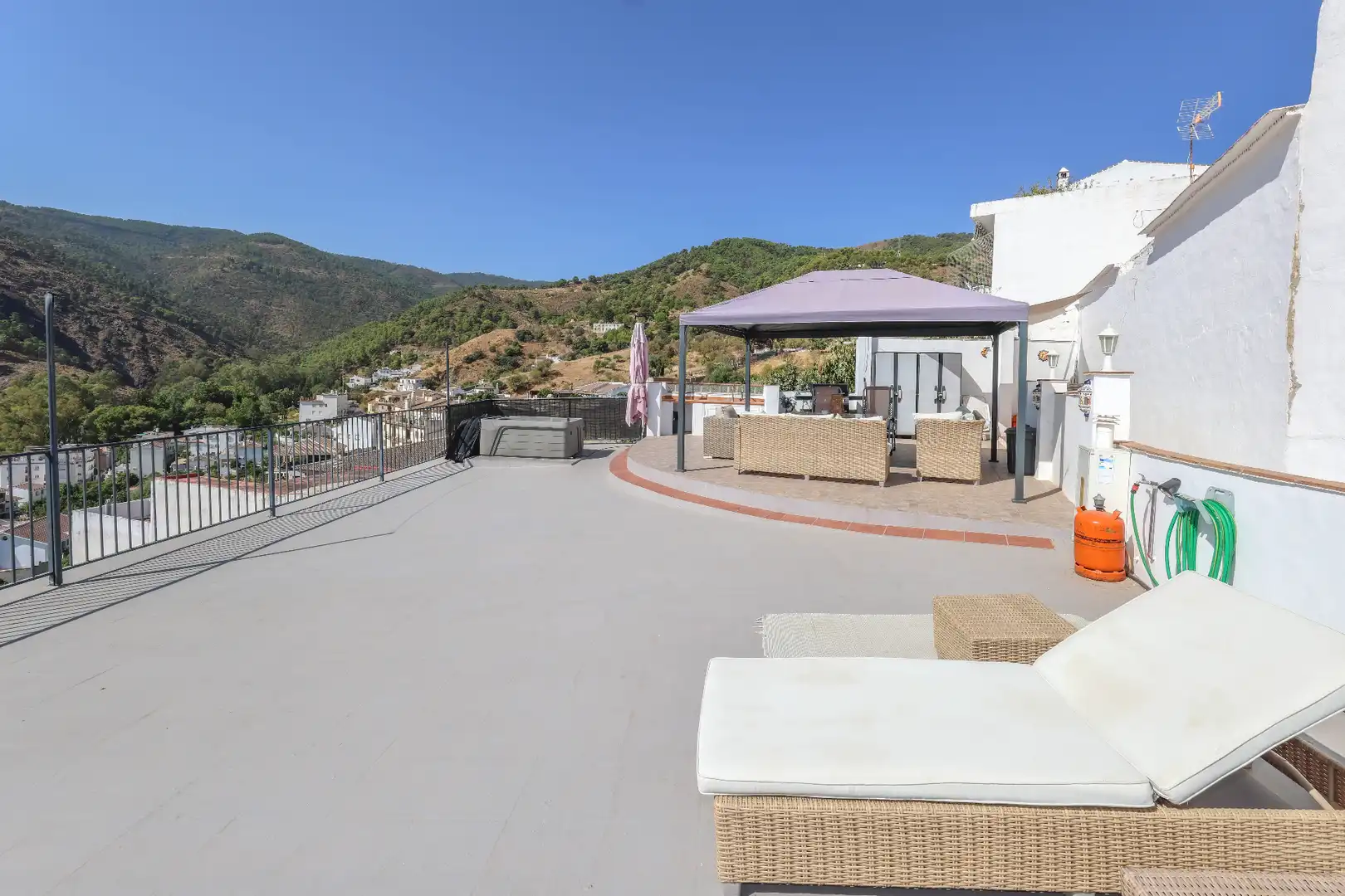 Terraza de Casa adosada en venta en Tolox con Terraza y Amueblado