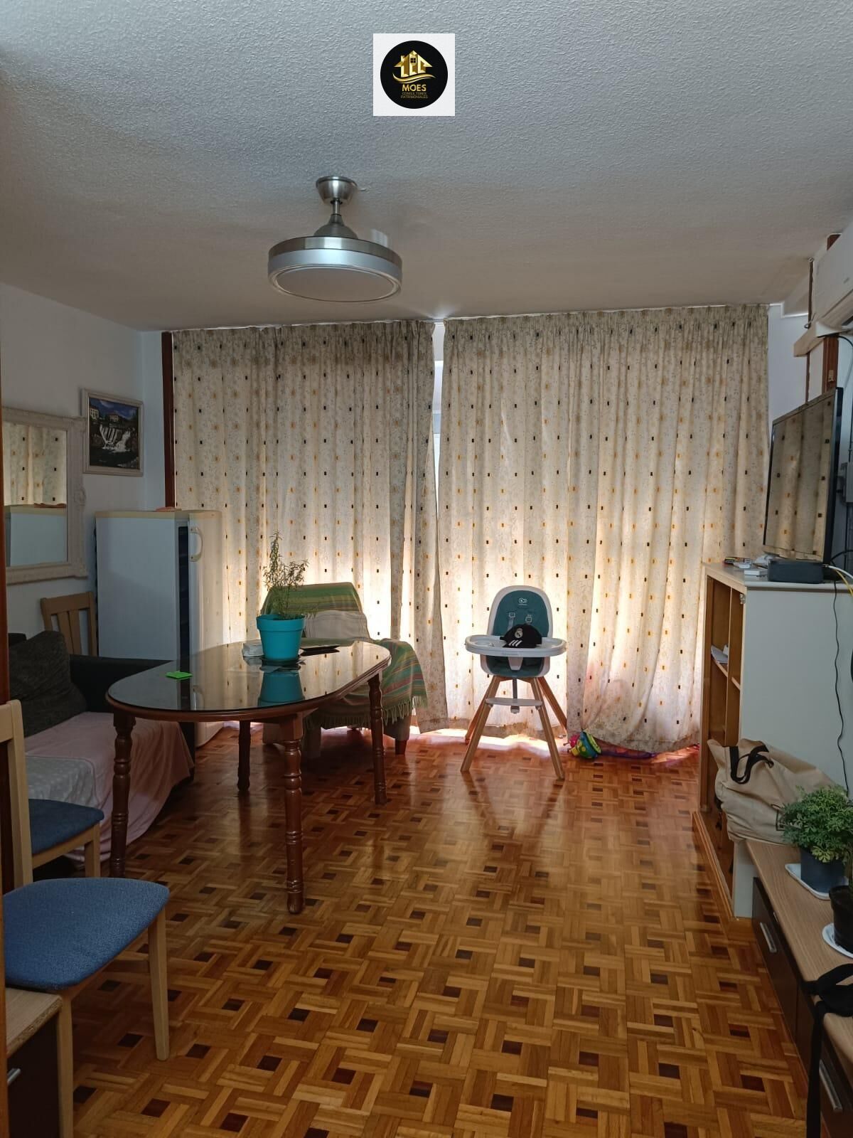Sala d'estar de Pis en venda en  Jaén Capital amb Aire condicionat i Parquet