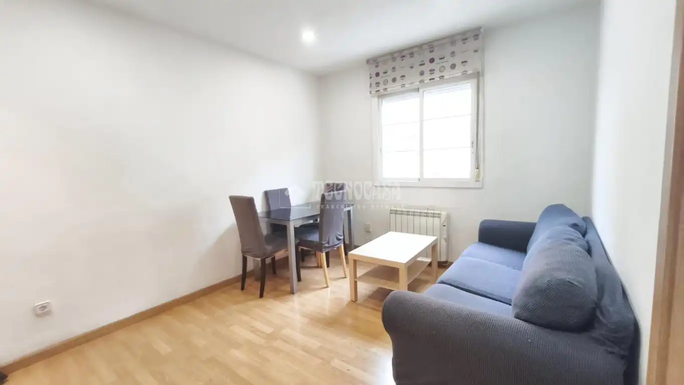 Wohnzimmer von Wohnung zum Verkauf in Madrid mit Klimaanlage und Balkon