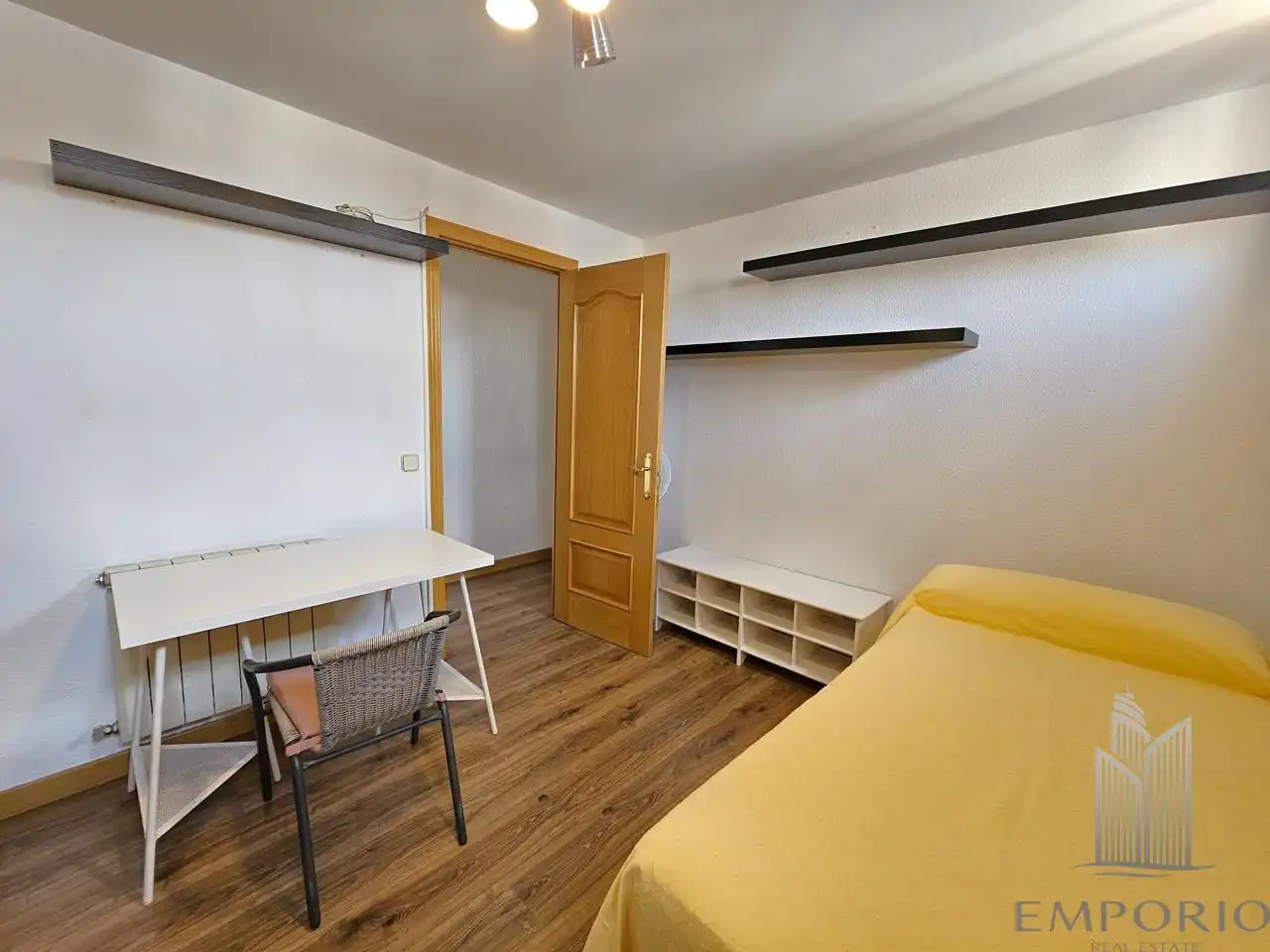 Flat for rent in Del Espejo, Palacio
