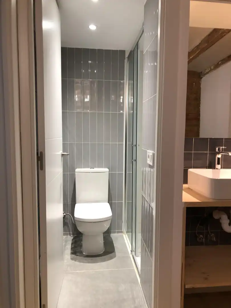 Bany de Dúplex en venda en Barcelona amb Aire condicionat