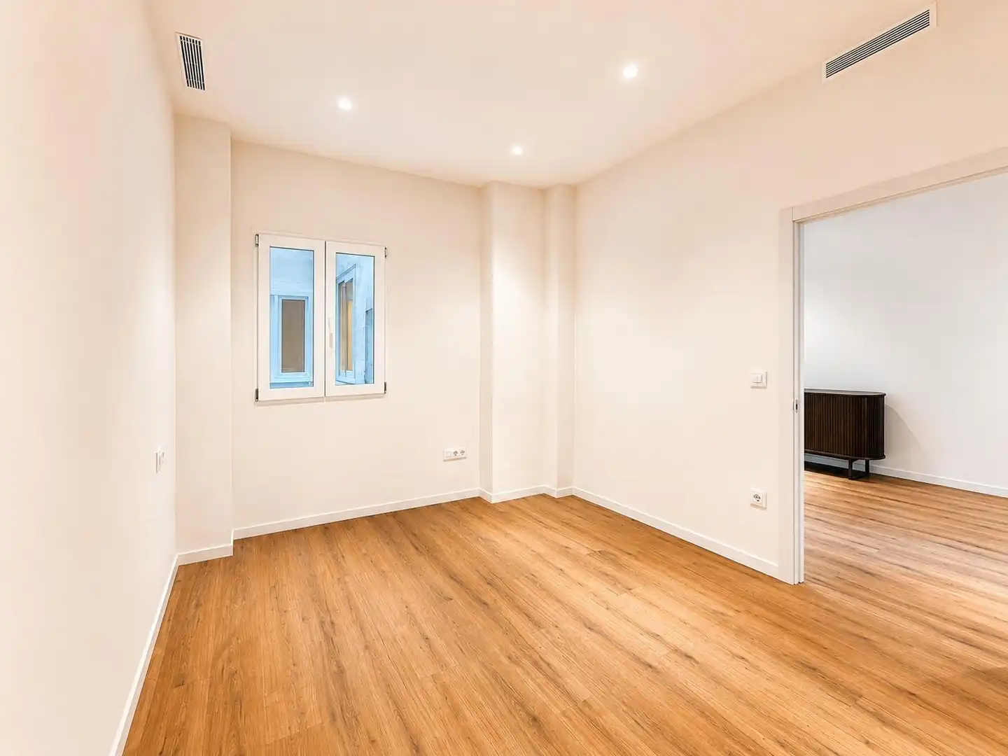 Flat for rent in Valencia  with Air Conditioner, Heating and Parquet flooring