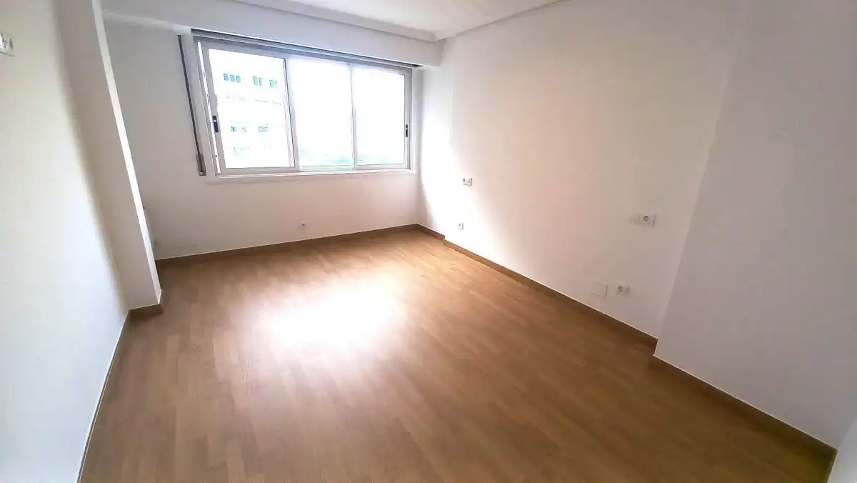 Schlafzimmer von Wohnung zur Miete in A Coruña Capital  mit Heizung und Parkett