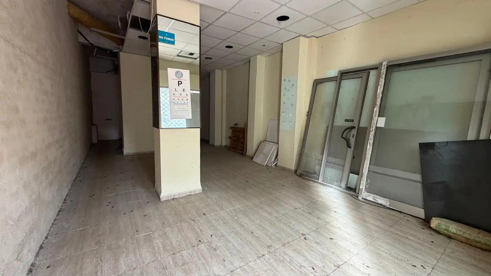 Local comercial de lloguer a Calle Juan de la Cosa 2, imagen 2