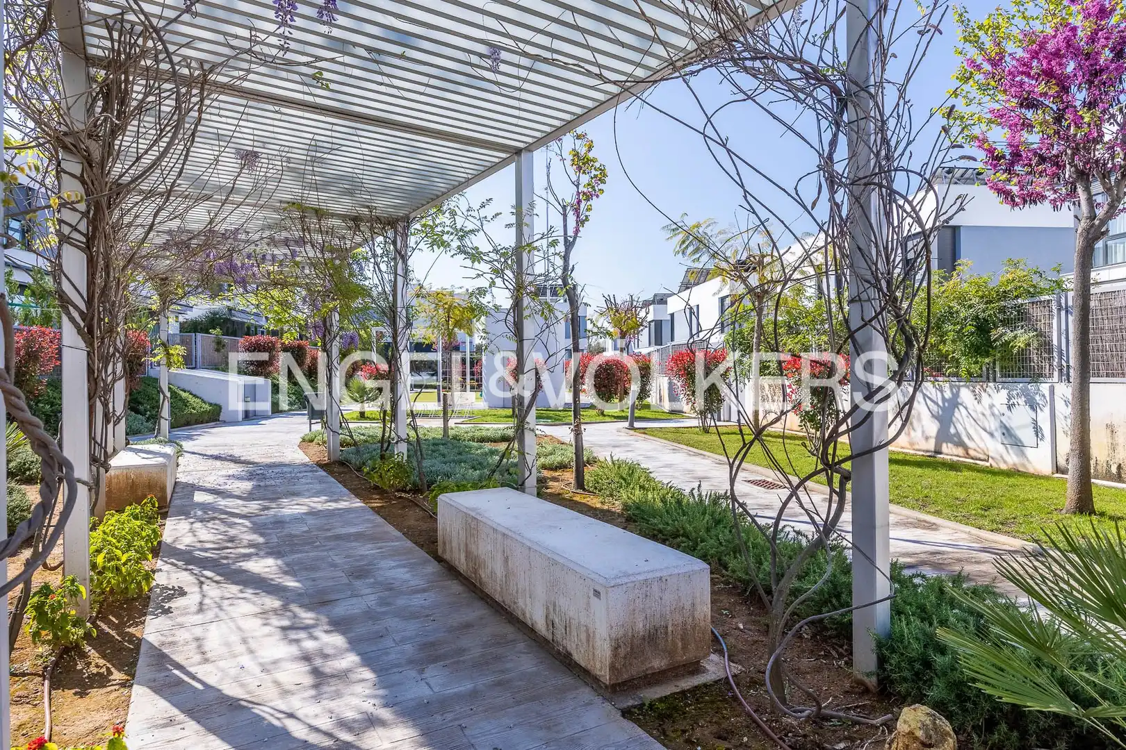 Terrace of Detached homes for sale in Mairena del Aljarafe  with Air Conditioner, Heating and Private garden