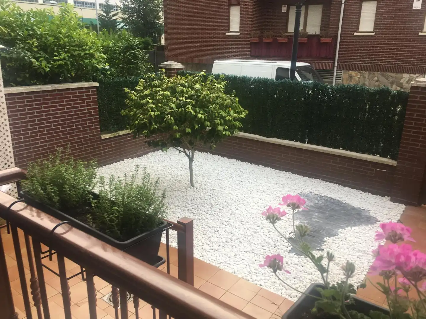 Jardín de Casa adosada en venta en Alonsotegi con Calefacción, Jardín privado y Trastero