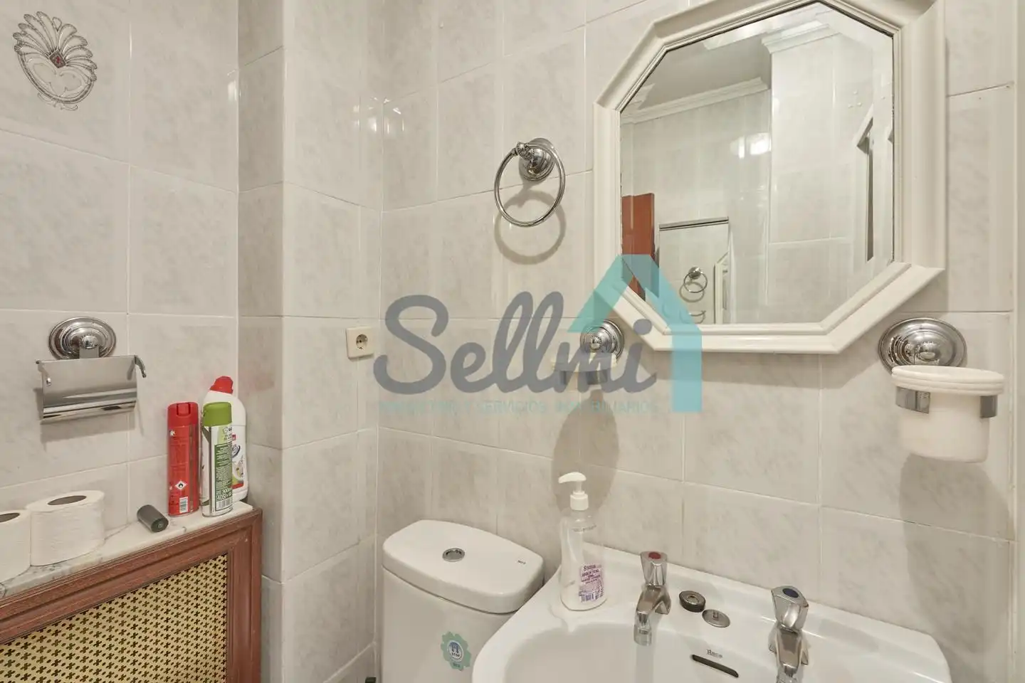 Badezimmer von Wohnung zum Verkauf in Aller mit Parkett, Abstellraum und Möbliert