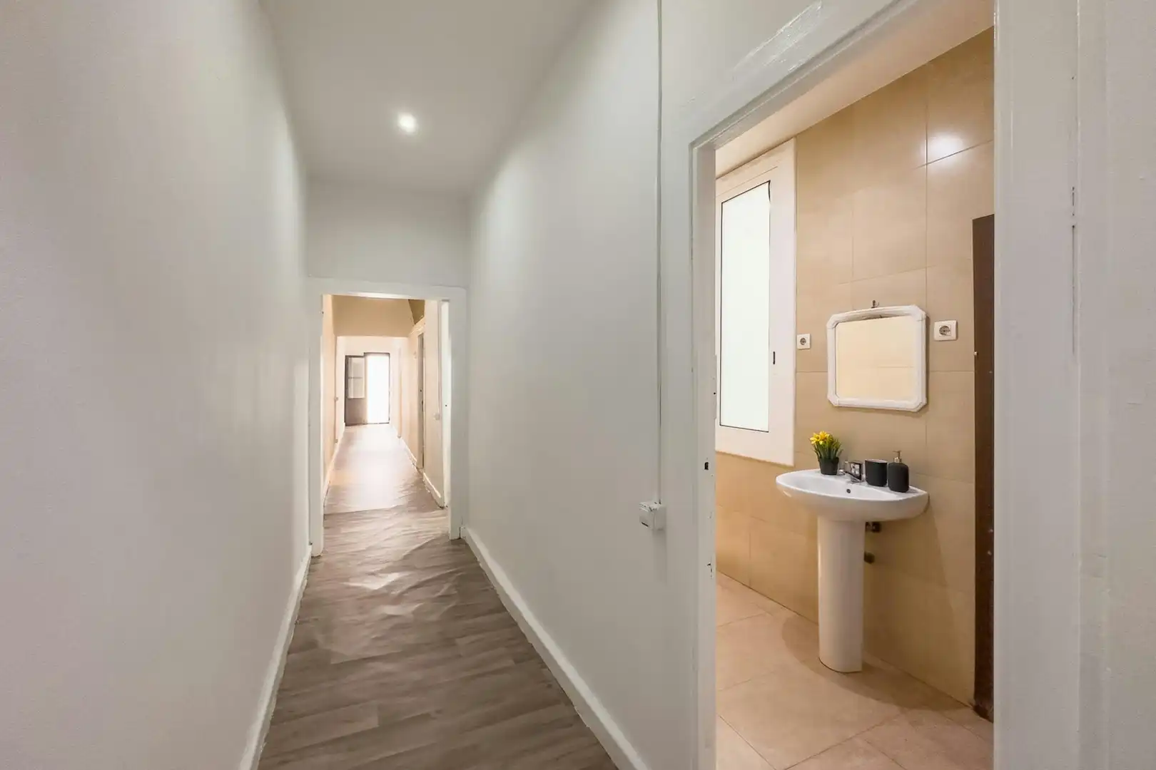 Flat for share in Barcelona  with Washing machine