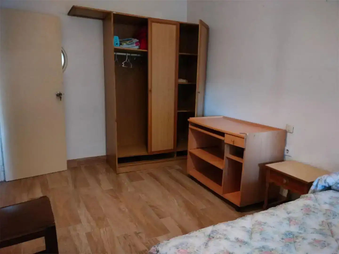 Habitación de Piso de alquiler en Vigo  con Amueblado