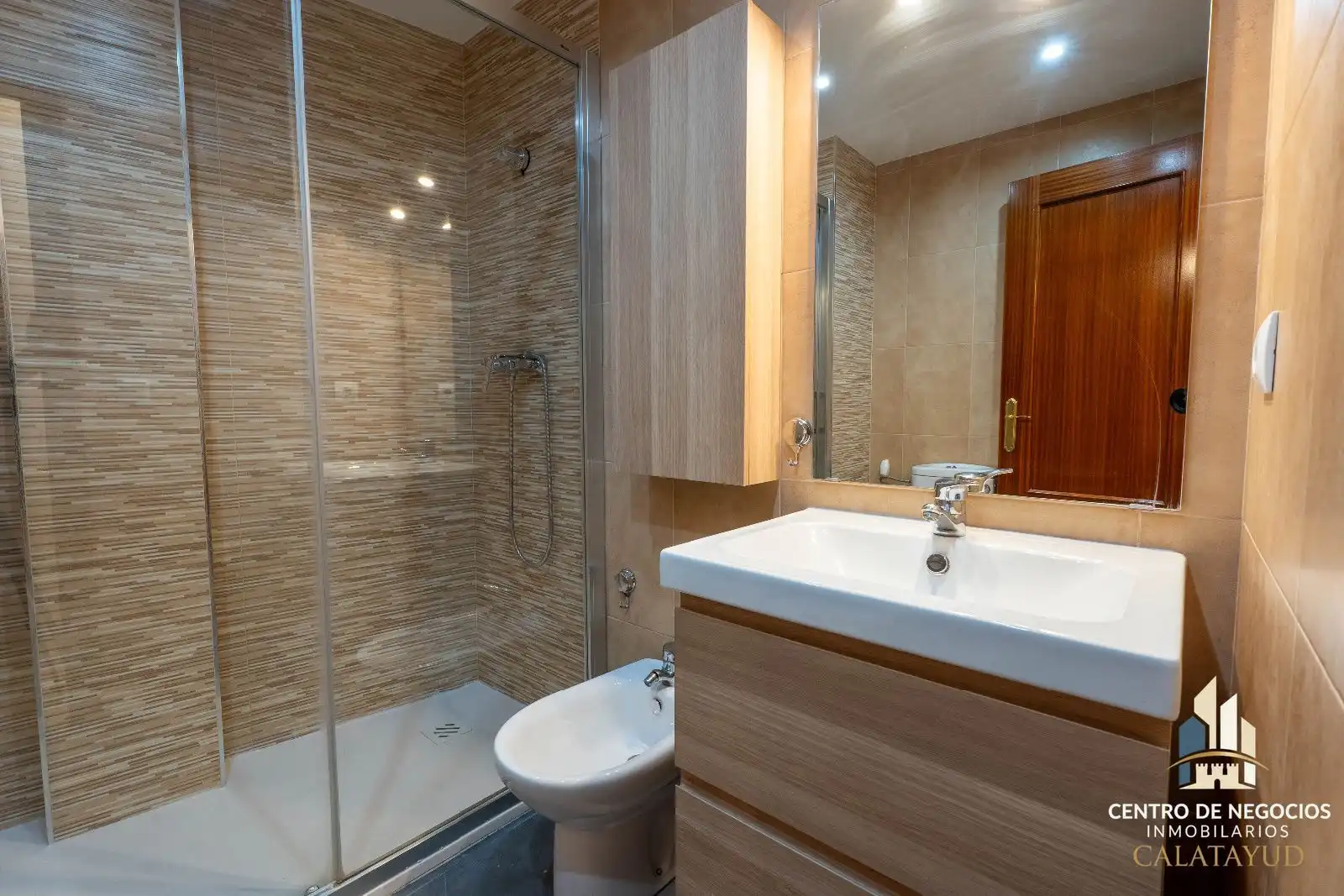 Badezimmer von Wohnung zum Verkauf in Calatayud mit Heizung, Parkett und Terrasse