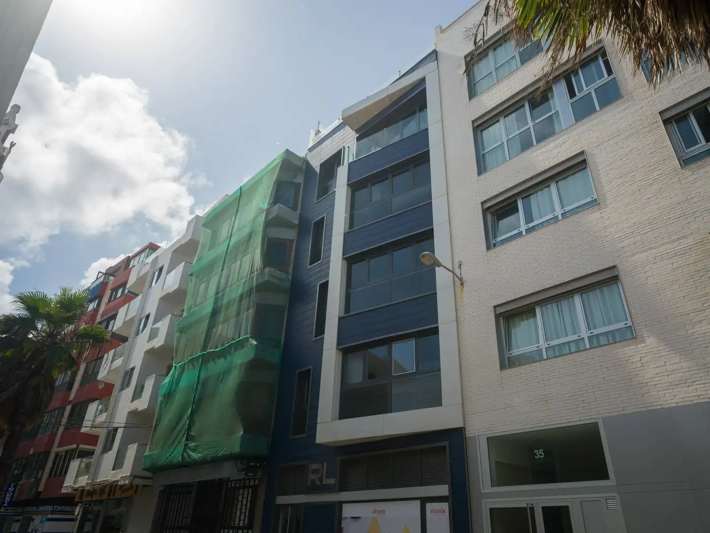 Vista exterior de Pis en venda en Las Palmas de Gran Canaria amb Aire condicionat