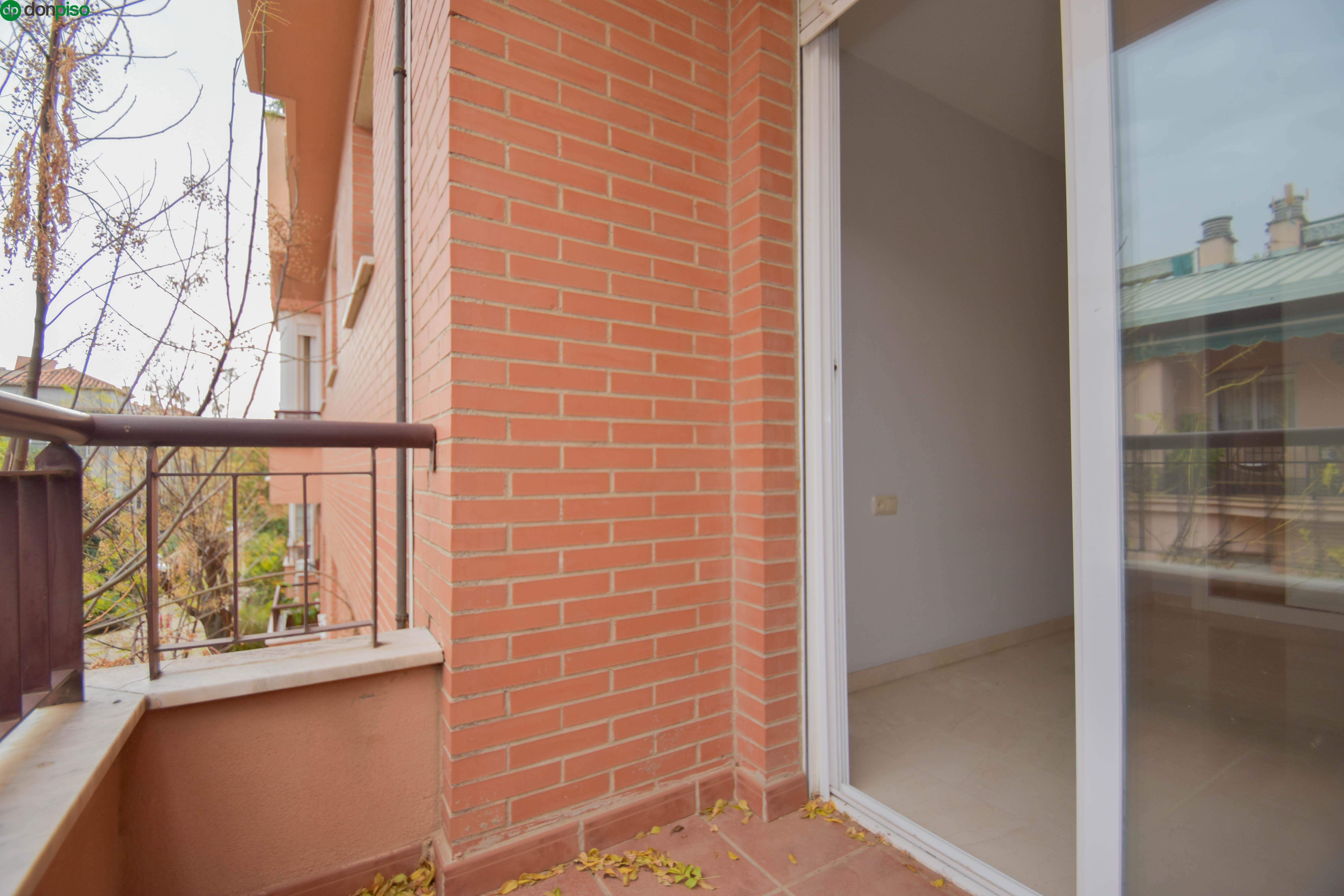 Balcony of Attic for sale in  Granada Capital  with Heating, Private garden and Parquet flooring