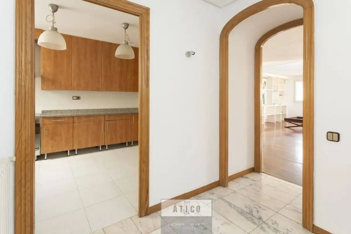 Dachboden zur Miete in Vila de Gràcia