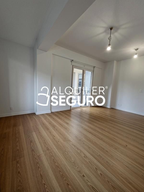 Dormitori de Pis de lloguer en  Granada Capital amb Terrassa