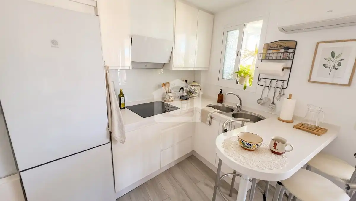 Cuina de Apartament en venda en Marbella amb Aire condicionat i Terrassa