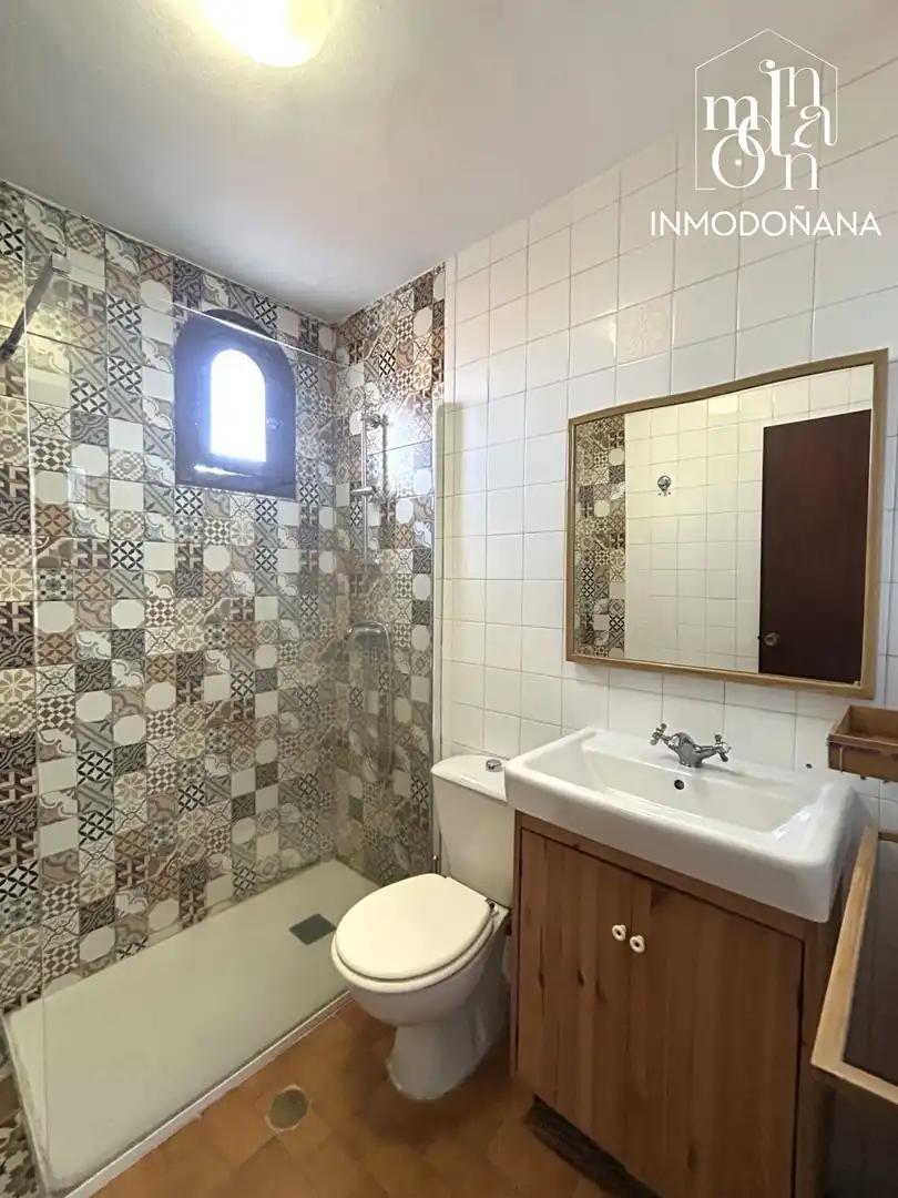 Baño de Casa adosada en venta en Almonte con Jardín privado, Terraza y Trastero