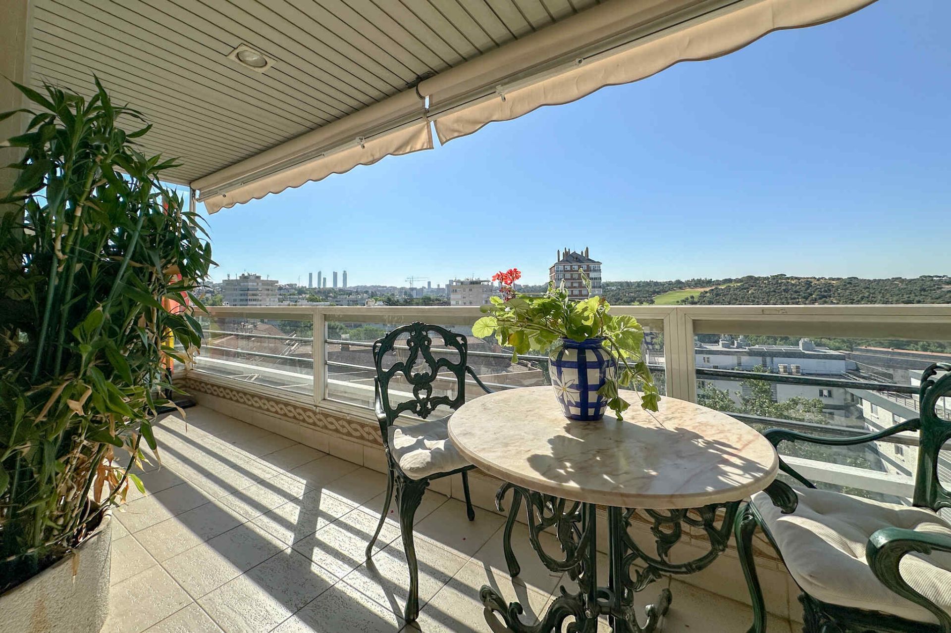 Terrace of Flat to rent in  Madrid Capital  with Air Conditioner, Heating and Terrace