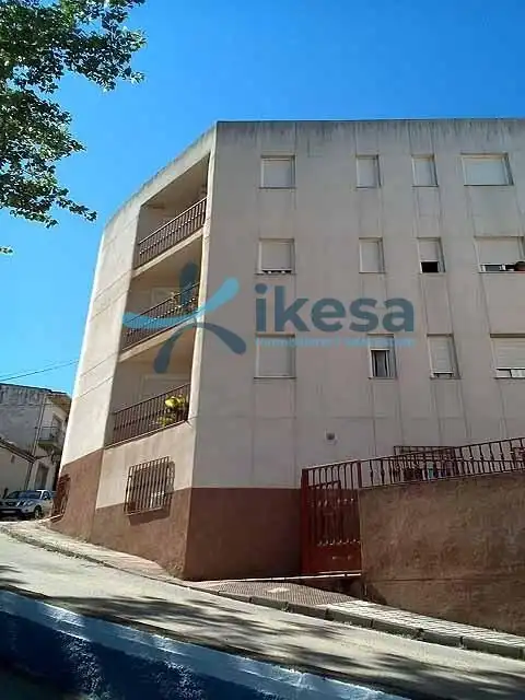 Vista exterior de Pis en venda en Navas de San Juan amb Balcó