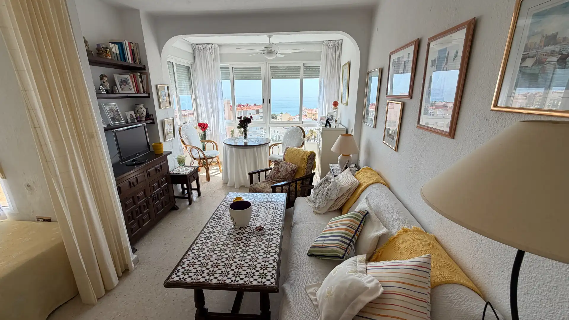 Wohnzimmer von Wohnung zum Verkauf in Torrox mit Möbliert, Ofen und Waschmaschine