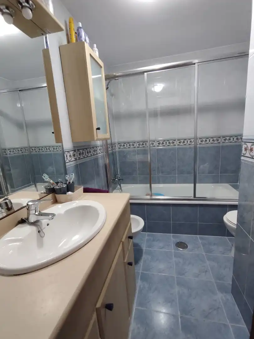 Bathroom of Flat for sale in Vigo   with Heating, Parquet flooring and Storage room