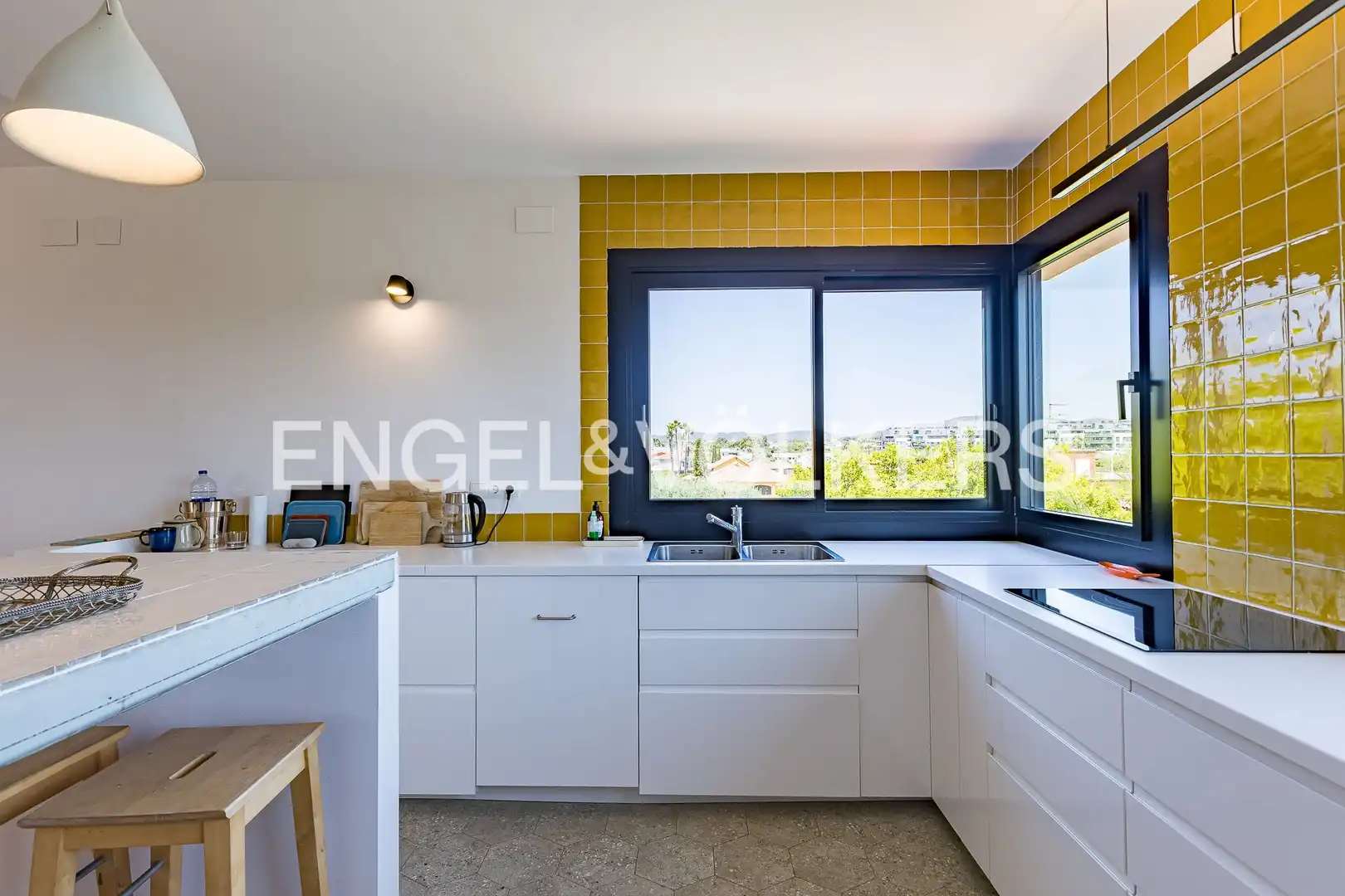 Cocina de Finca rústica en venta en Vilanova i la Geltrú con Calefacción, Jardín privado y Terraza