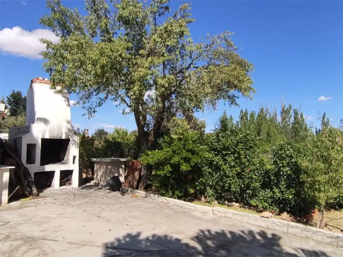 Vista exterior de Pis en venda en Tarancón amb Jardí privat, Piscina i Moblat