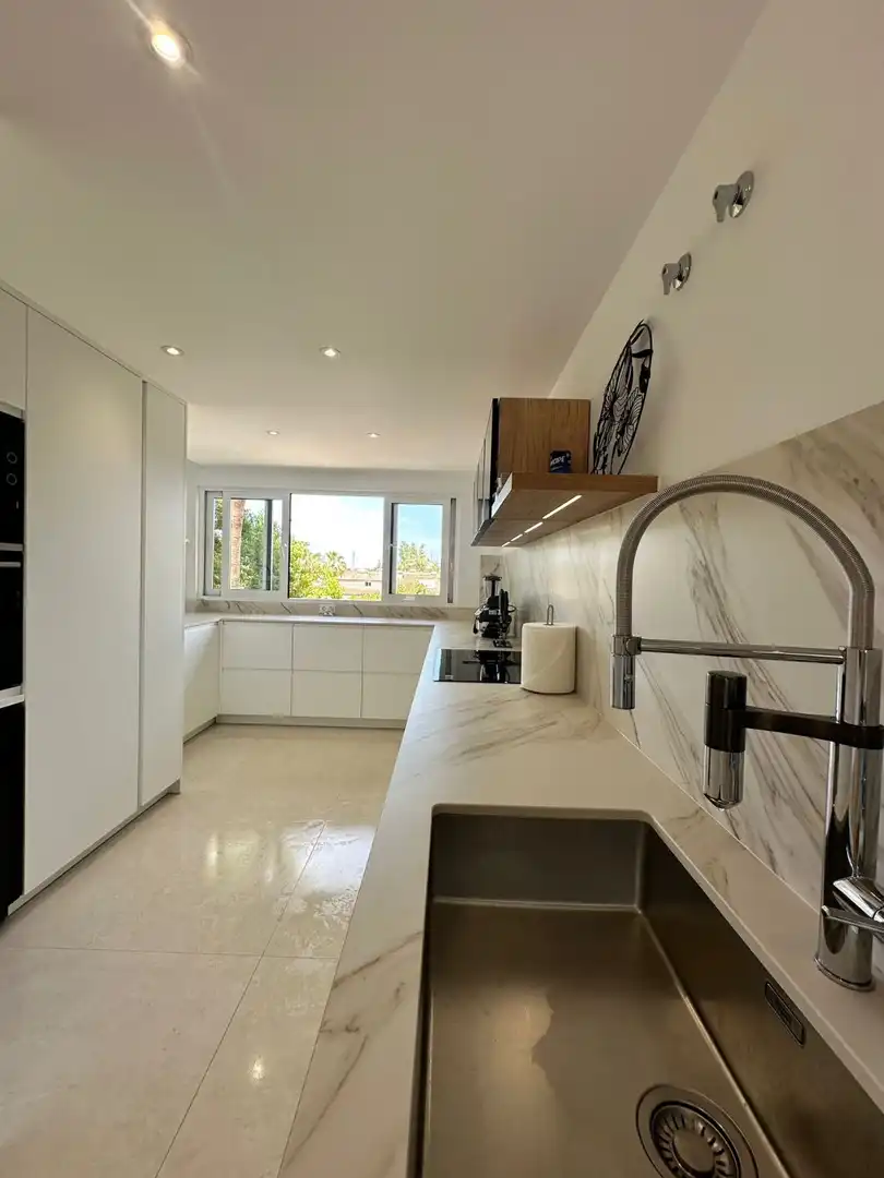 Cuina de Àtic de lloguer en Marbella amb Aire condicionat, Calefacció i Terrassa